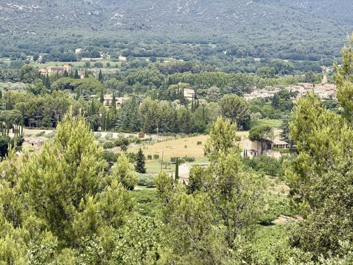 Terrain 2107 m² · à Lourmarin · 435 000 €