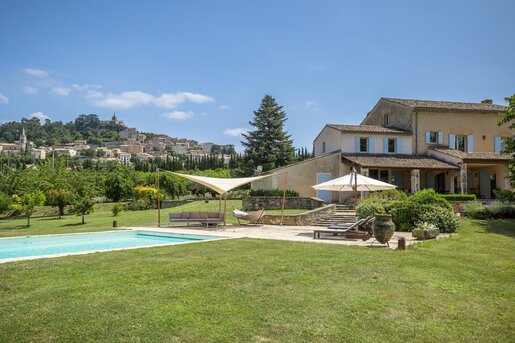 Maison 10 pièces 358 m² · à Bonnieux · 358 m² · 2 350 000 €