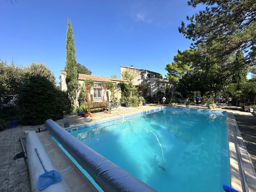 Maison 5 pièces 140 m² · à Uzès · 140 m² · 500 000 €