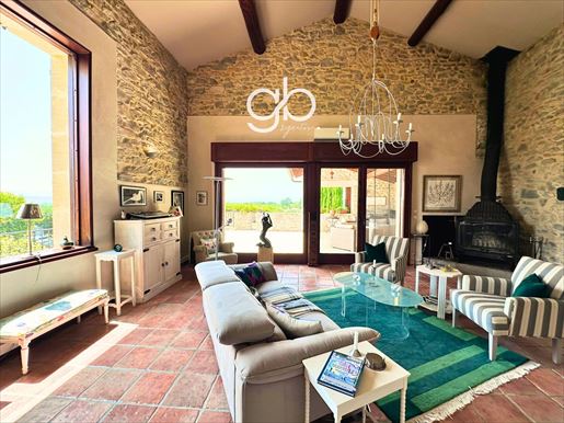 Maison 14 pièces 447 m² · à Sauve · 447 m² · 790 000 €