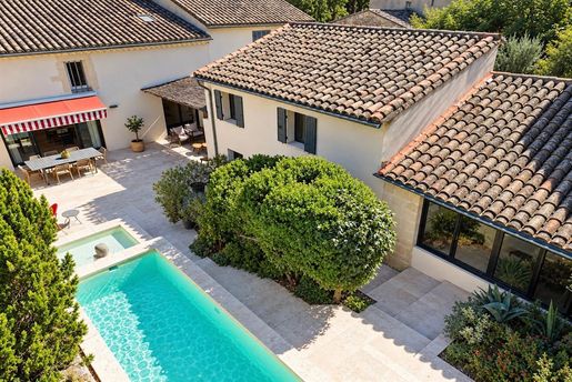 Maison 10 pièces 258 m² · à Uzès · 258 m² · 1 350 000 €