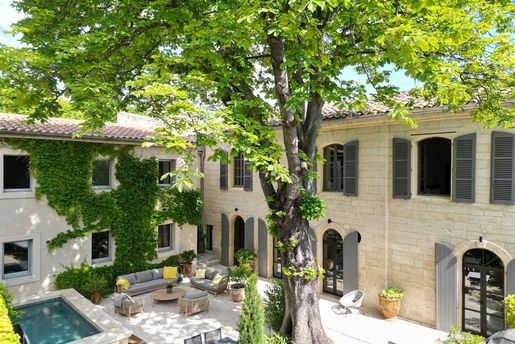 Maison 10 pièces 300 m² · à Uzès · 300 m² · 1 490 000 €