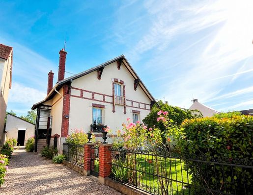 Maison 6 pièces 180 m² · à Sens · 180 m² · 375 000 €