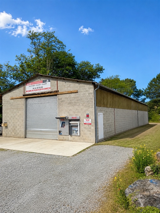 Local commercial 4 pièces 418 m² · à Saint-Pierre-du-Mont · 418 m² · 220 000 €