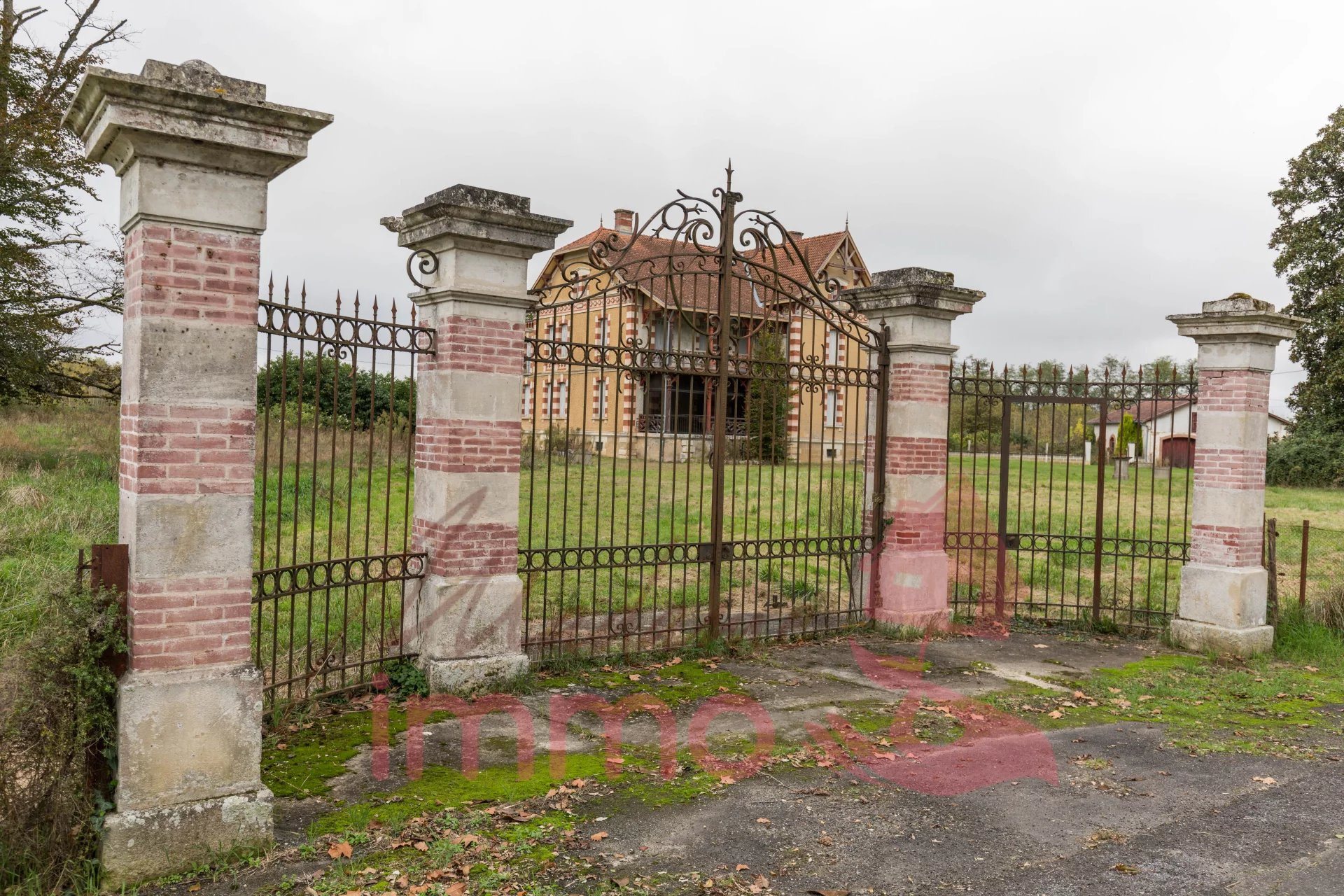Maison à vendre, 550m², Saint-Gein