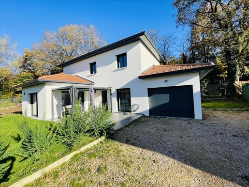 Maison 6 pièces 153 m² · à Pont-de-Chéruy · 153 m² · 439 000 €