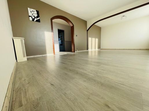 Appartement 4 pièces 74 m² · à Pont-de-Chéruy · 74 m² · 155 000 €
