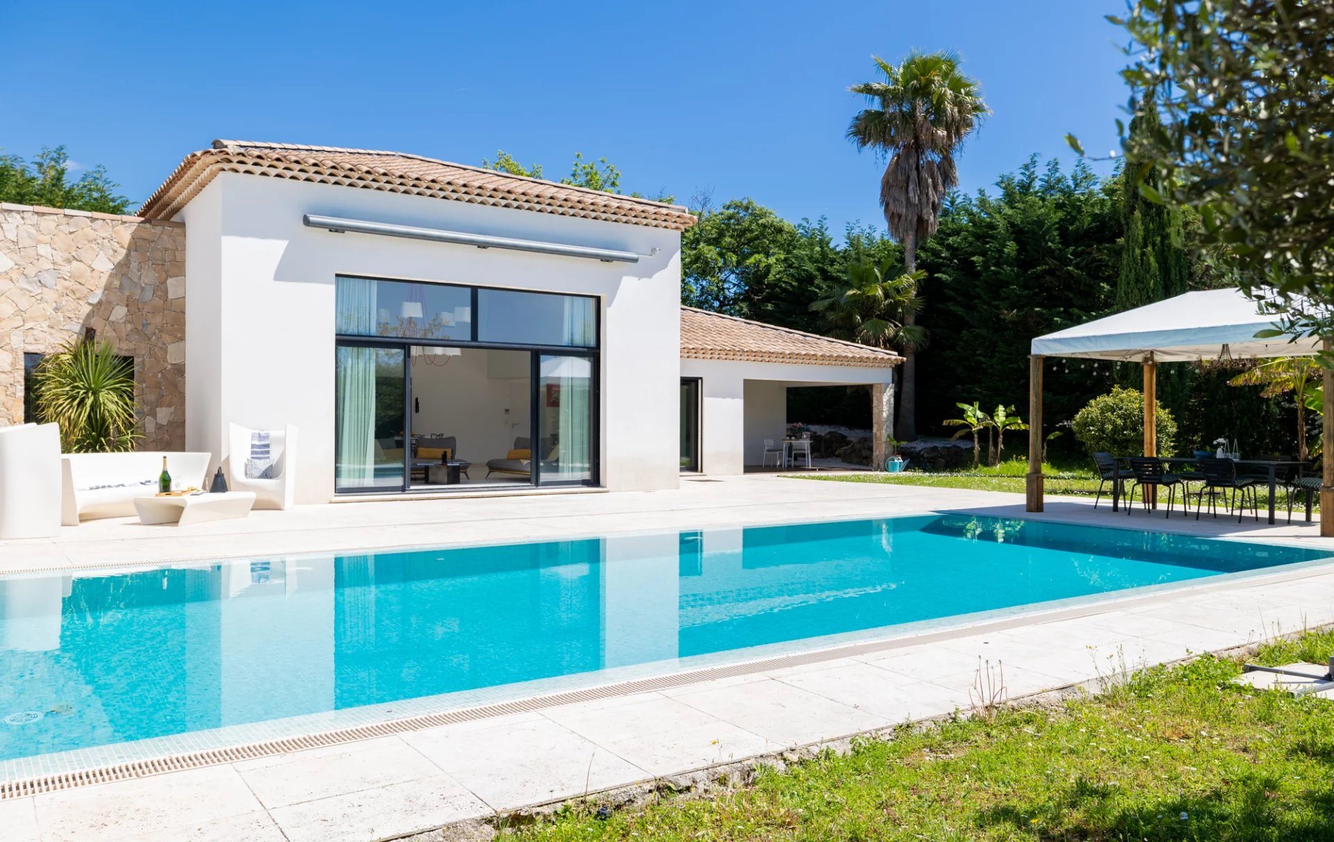 Maison à vendre, 225m², Roquefort-les-Pins