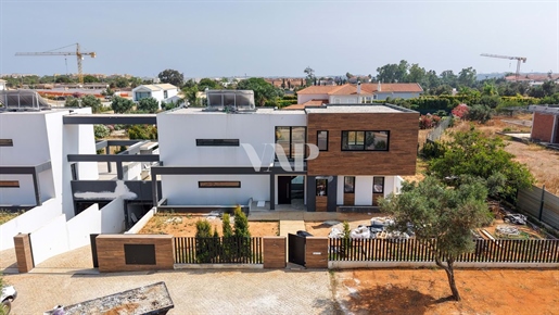 Advert pic 0