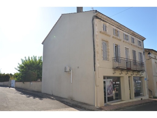 Immeuble 6 pièces 296 m² · à La Roche-Chalais · 296 m² · 159 900 €