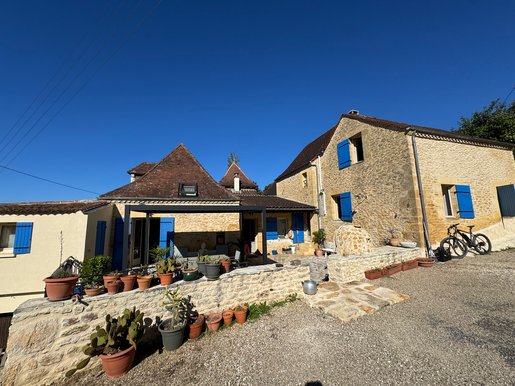 Maison 8 pièces 161 m² · à Sarlat-la-Canéda · 161 m² · 420 000 €