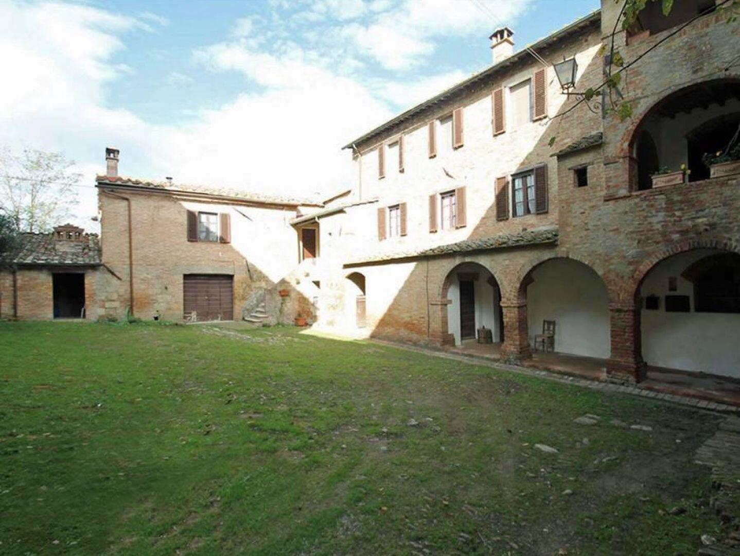 Mill'anni Castle with pool, Siena - Tuscany