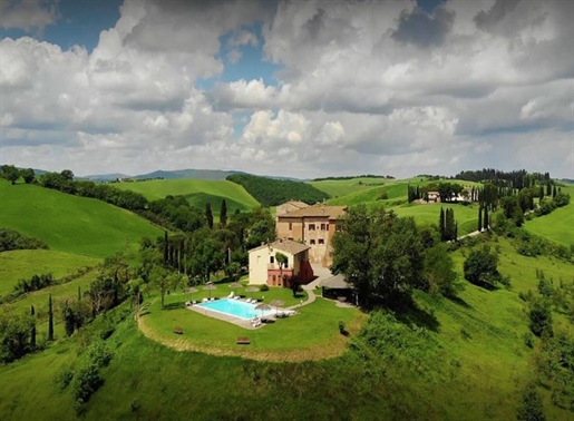 Mill'anni Castle with pool, Siena - Tuscany