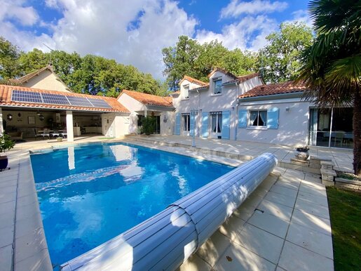 Maison 7 pièces 173 m² · à Vouneuil-sous-Biard · 173 m² · 577 500 €