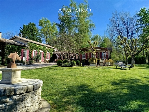Maison 15 pièces 340 m² · à Monfaucon · 340 m² · 599 000 €
