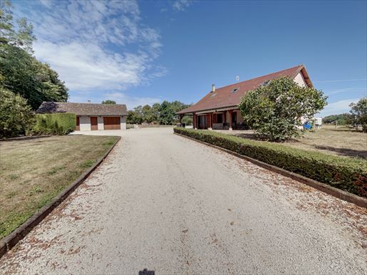 Maison 8 pièces 190 m² · à Louhans · 190 m² · 247 000 €