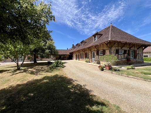9 pièces 307 m² · à Louhans · 307 m² · 445 000 €