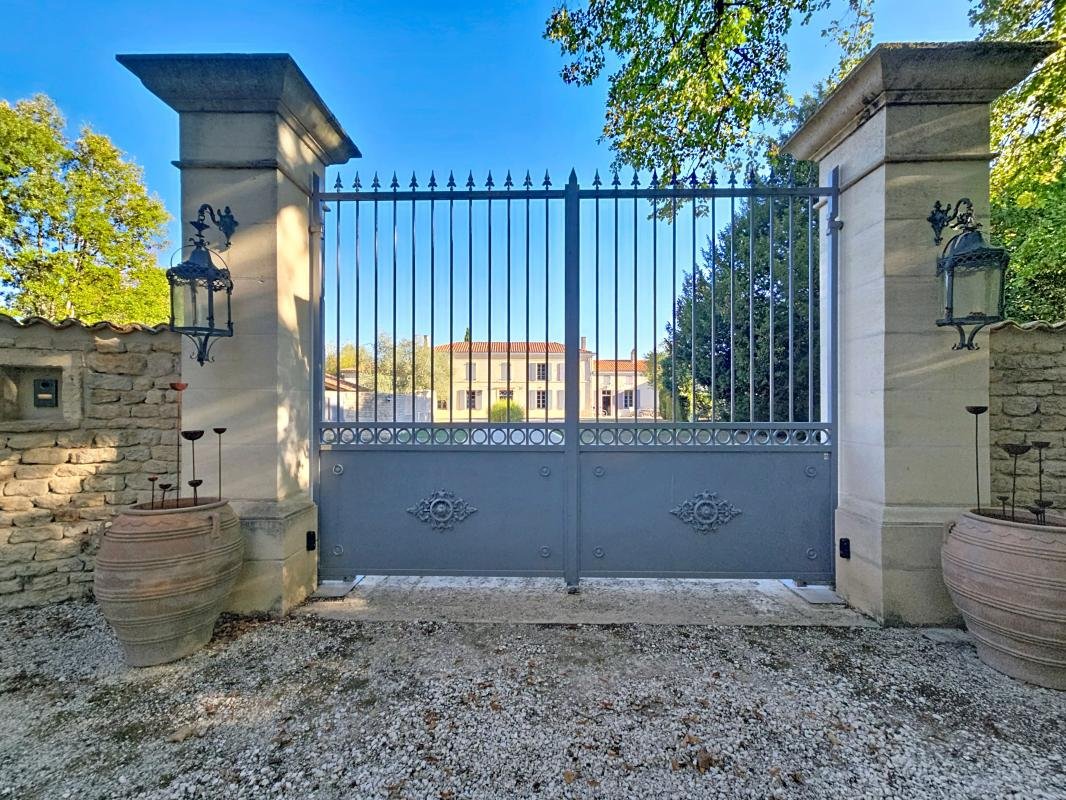 Maison à vendre, 383m², Bernay-Saint-Martin