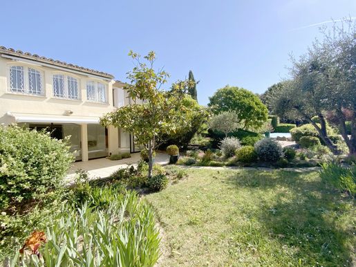 Maison 6 pièces 159 m² · à Uzès · 159 m² · 670 000 €