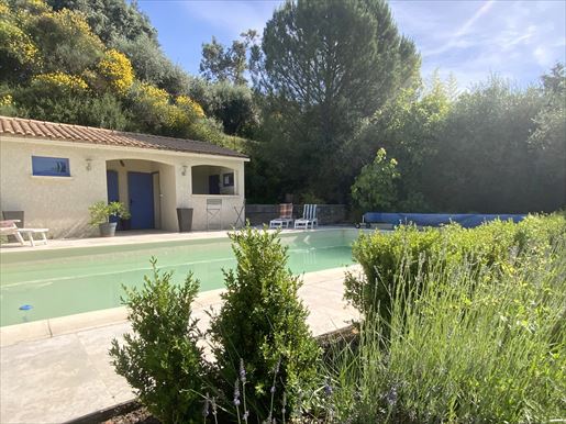 Maison 5 pièces 119 m² · à Uzès · 119 m² · 450 000 €