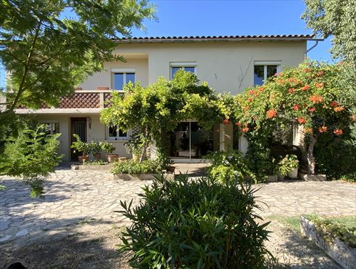 Maison 6 pièces 170 m² · à Uzès · 170 m² · 569 000 €