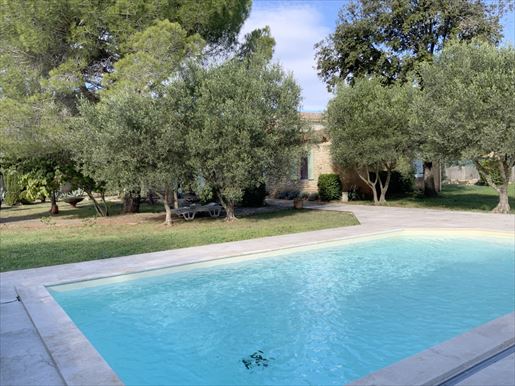 Maison 8 pièces 202 m² · à Uzès · 202 m² · 749 000 €