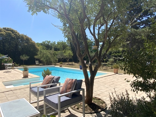 Maison 5 pièces 198 m² · à Uzès · 198 m² · 585 000 €