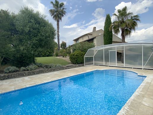 Maison 6 pièces 273 m² · à Uzès · 273 m² · 1 090 000 €