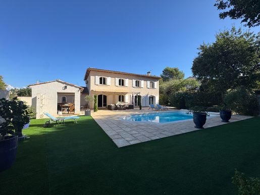 Maison 6 pièces 200 m² · à Vidauban · 200 m² · 690 000 €