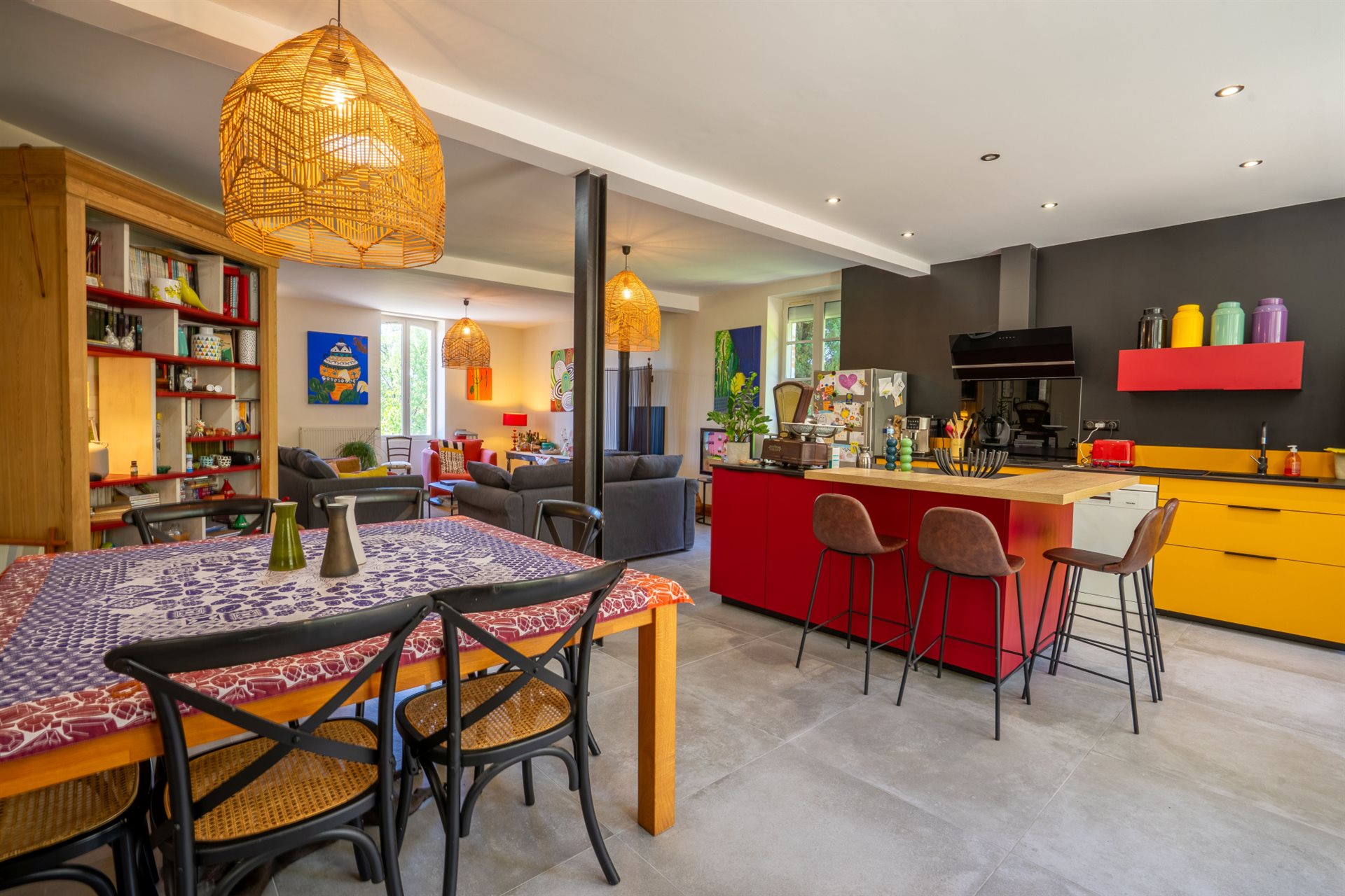 Maison à vendre, 240m², Montcuq-en-Quercy-Blanc