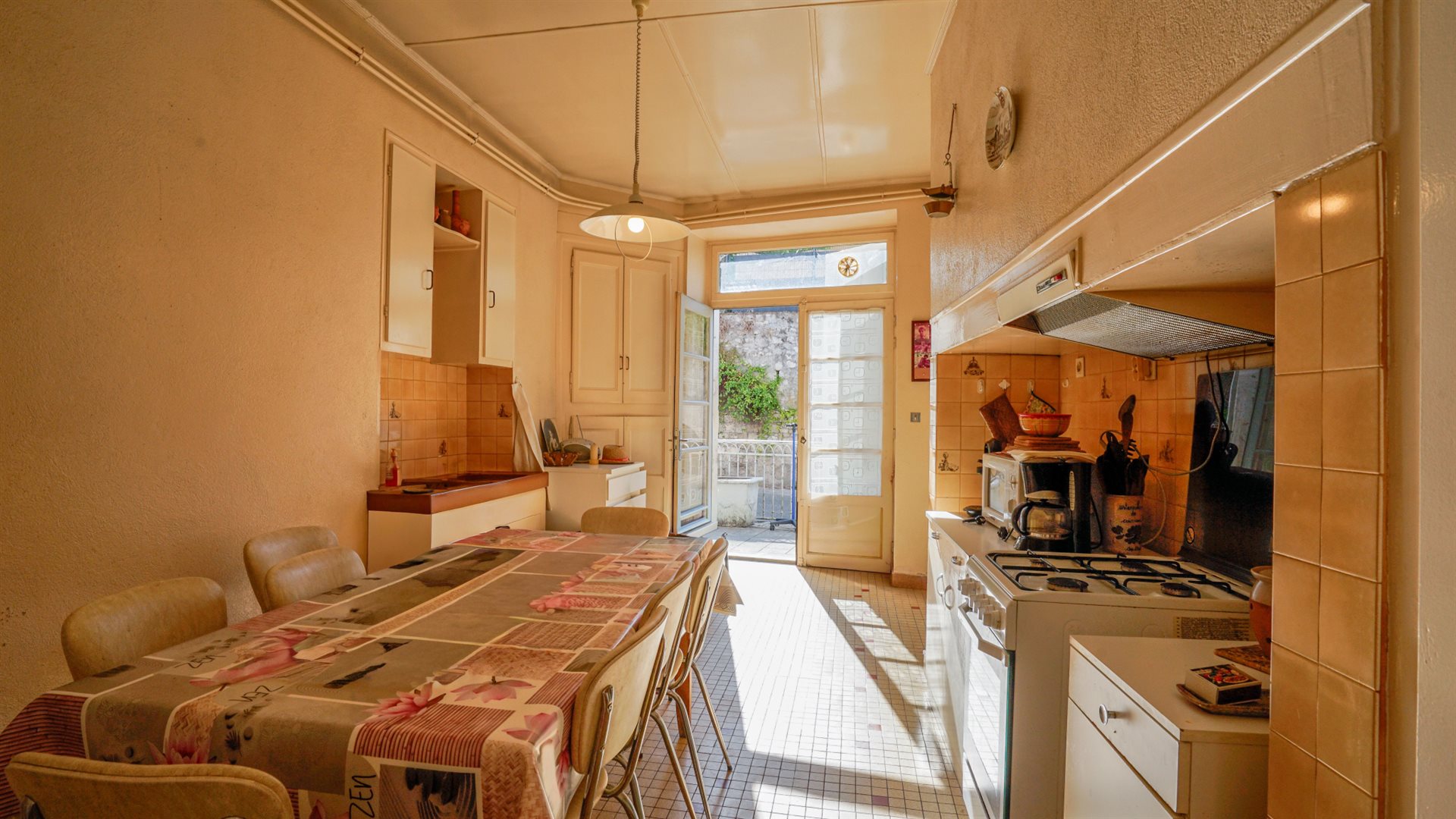 Maison à vendre, 200m², Montcuq-en-Quercy-Blanc