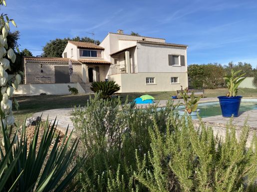 Maison 6 pièces 140 m² · à Saint-Quentin-la-Poterie · 140 m² · 735 000 €