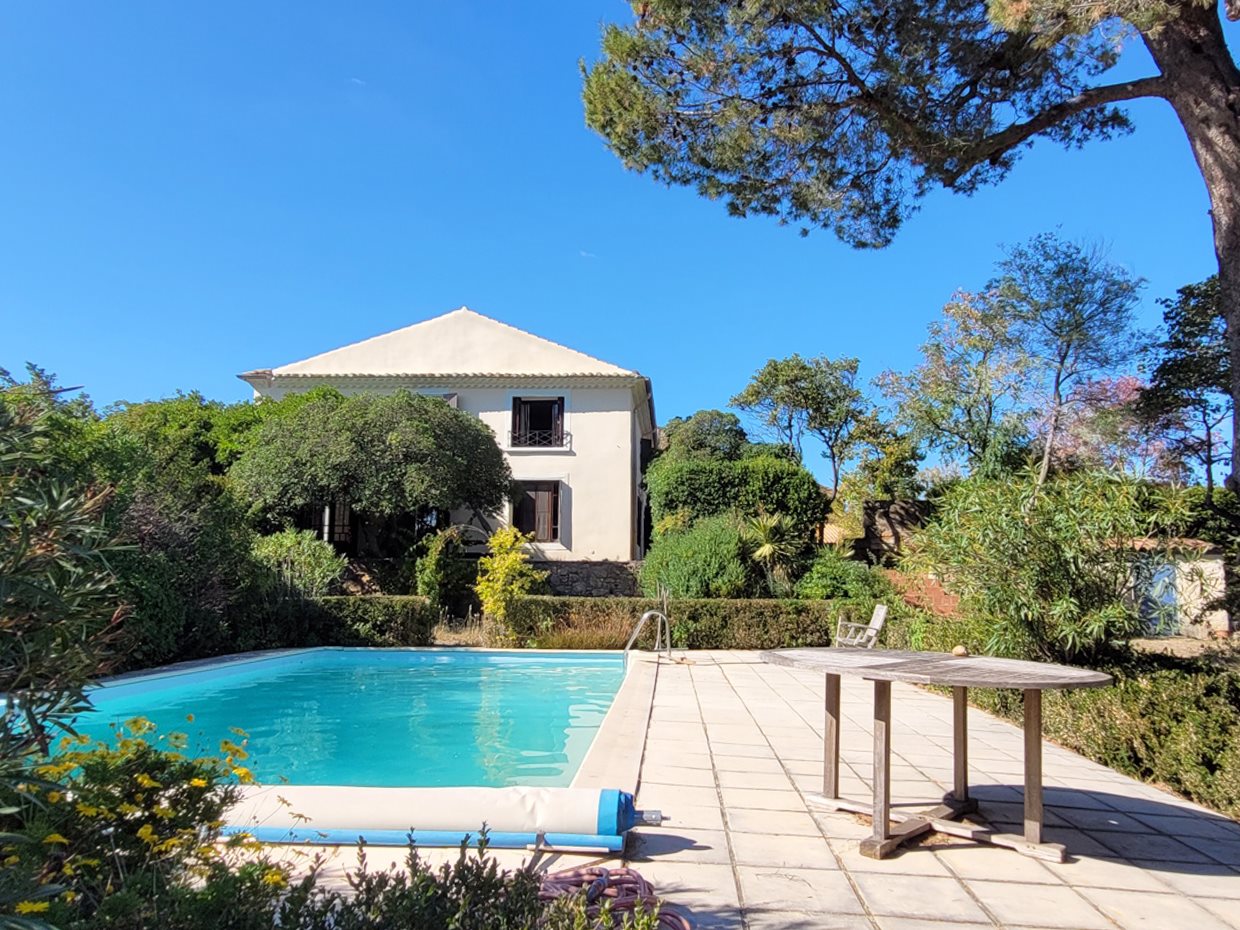 Maison à vendre, 370m², Roujan