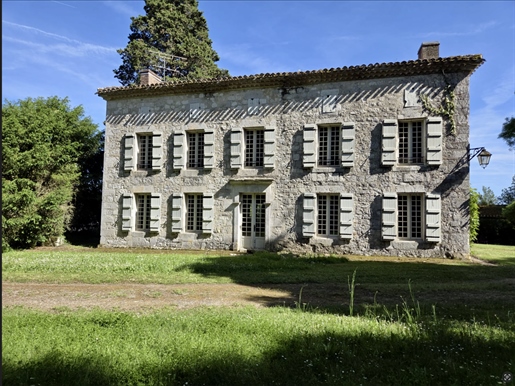 Sauvagnas 400m²