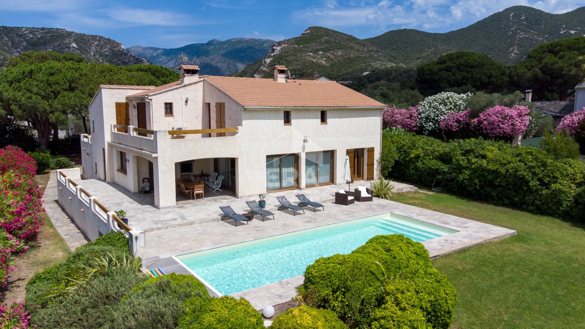 Maison à vendre, 265m², Saint-Florent