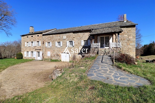 Maison 258 m² · à Chenereilles · 258 m² · 470 000 €