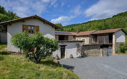 Maison 8 pièces 241 m² · à Beaujeu · 241 m² · 545 000 €