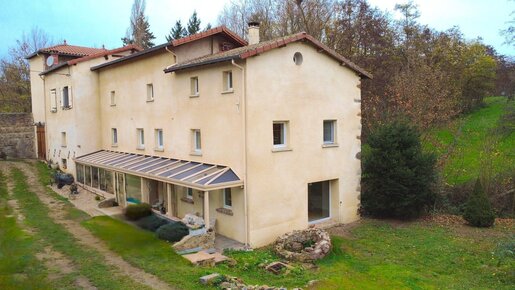 Maison 12 pièces 334 m² · à Saint-Martin-en-Haut · 334 m² · 535 000 €