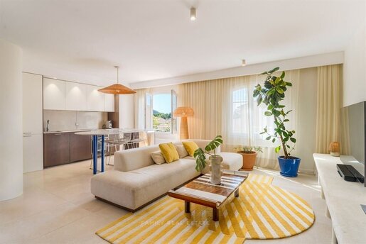 Appartement 4 pièces 73 m² · à Saint-Cyr-sur-Mer · 73 m² · 430 000 €