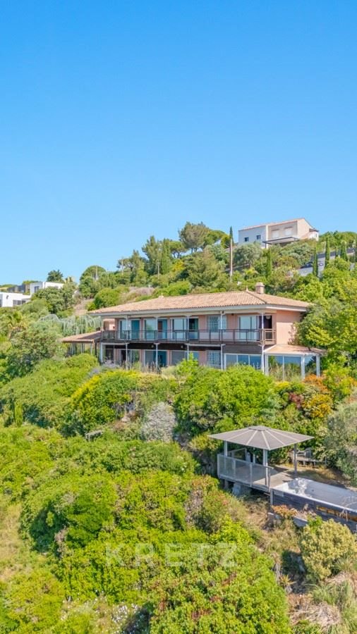 Maison à vendre, 300m², Carqueiranne