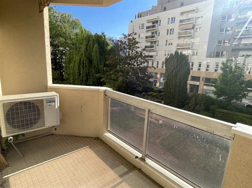 2 pièces 43 m² · à Lyon 6ème · 43 m² · 140 000 €