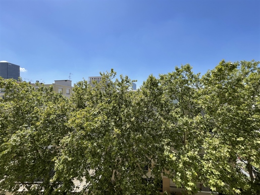 4 pièces 78 m² · à Lyon 6ème · 78 m² · 395 000 €