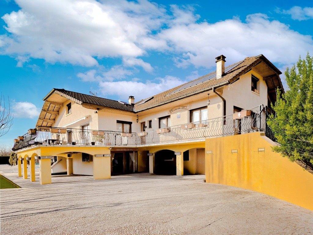 Maison à vendre, 300m², Yenne