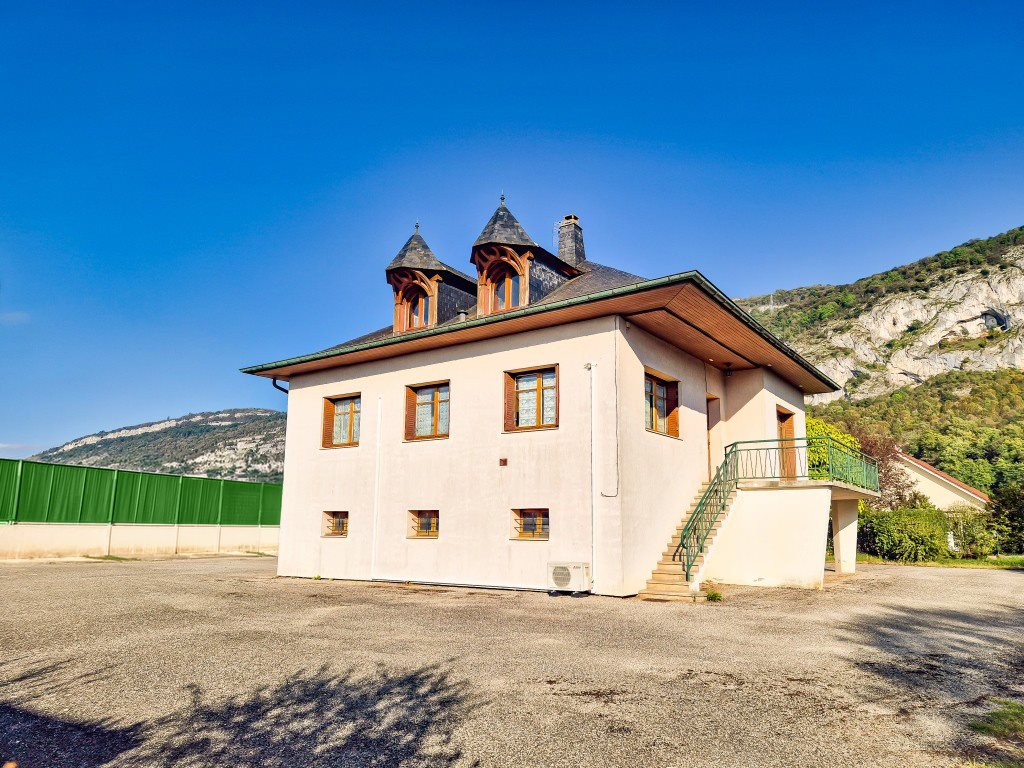 Maison à vendre, 127m², Virignin
