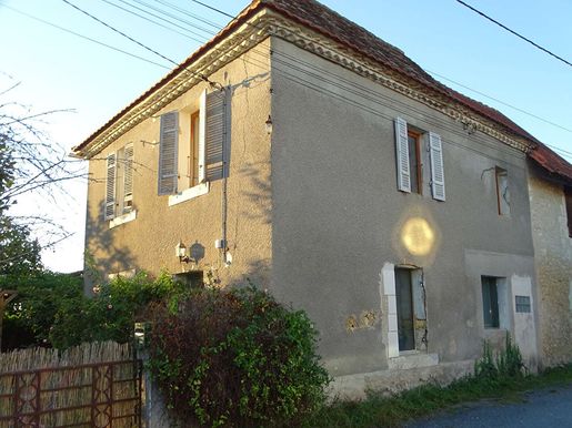 Maison 4 pièces 100 m² · à Saint-Front-de-Pradoux · 100 m² · 159 500 €