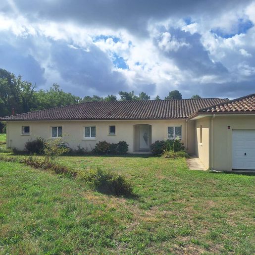 Maison 7 pièces 215 m² · à Eglise-Neuve-d'Issac · 215 m² · 299 000 €