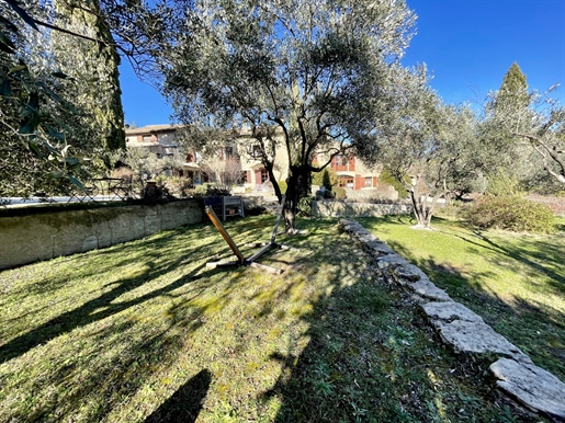 Maison 10 pièces 360 m² · à Vaison-la-Romaine · 360 m² · 950 000 €