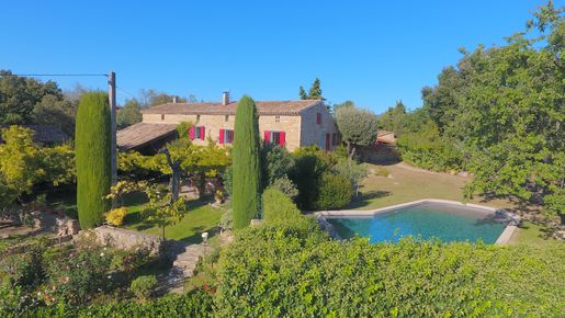 Maison 7 pièces 244 m² · à Vaison-la-Romaine · 244 m² · 750 000 €