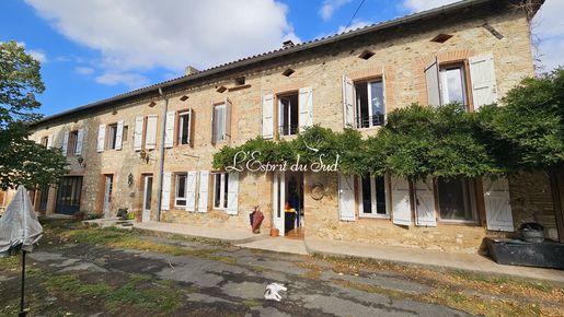 Maison 11 pièces 307 m² · à Briatexte · 307 m² · 449 000 €