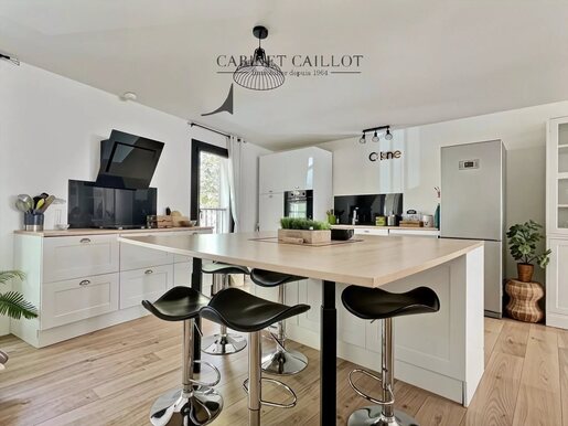 Appartement 5 pièces 190 m² · à Saintes · 190 m² · 295 000 €